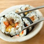 「冷凍プルコギキンパ」はプルコギ、ナムル、たまご焼きなどとにかく具沢山