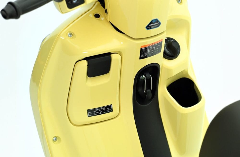 600mlサイズのペットボトルを収納可能なオープン型ポケット