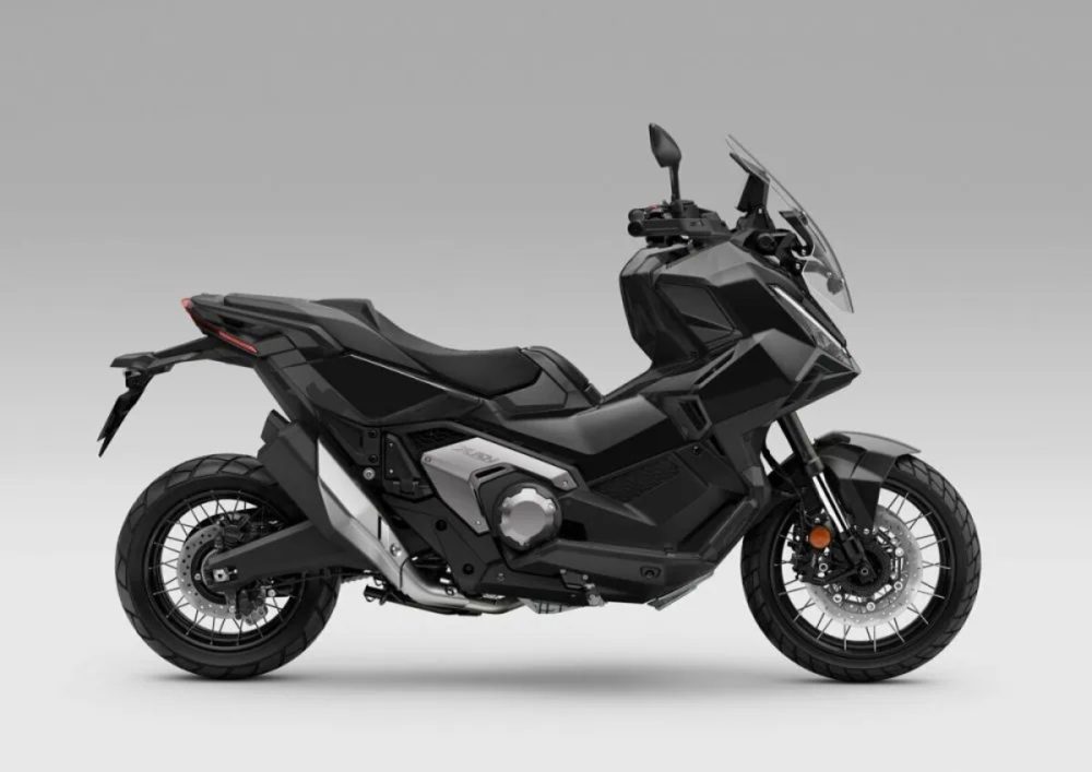 第2位　【クラッチ操作不要】ホンダの人気大型クロスオーバーバイク「X-ADV」がカラーを一新！毎日の通勤を“冒険”に変える一台