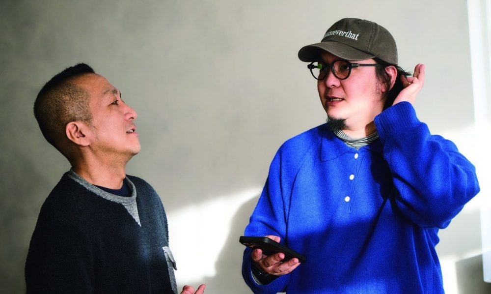 Even Realities Even G2　「「ウェアラブルデバイスとは思えない、普通におしゃれなメガネとして使えるのがすごい。本体も軽くて掛け心地も快適なうえ、31の多言語を瞬時に翻訳＆表示してくれるなんて。世界各国のあちこち飛び回って試してみたいです」（スタイリスト小林）