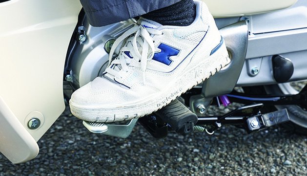 ホンダ スーパーカブ110 ライト　「クラッチ操作なしで変速可能」