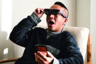 【常識を覆す最新デジモノ】眼鏡をかけるだけで2Dを3D化!? 防災スピーカー＆小型プロジェクターなど「生活が激変する」傑作ガジェット3選