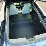 2ドアクーペと見せておいて3ドア化でゴルフバッグも