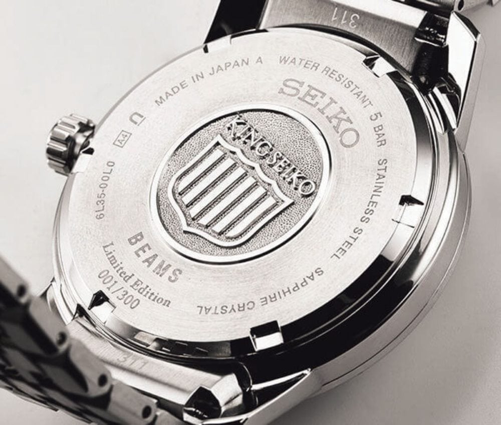 ケースバックにケースバックにシリアルNo.も！