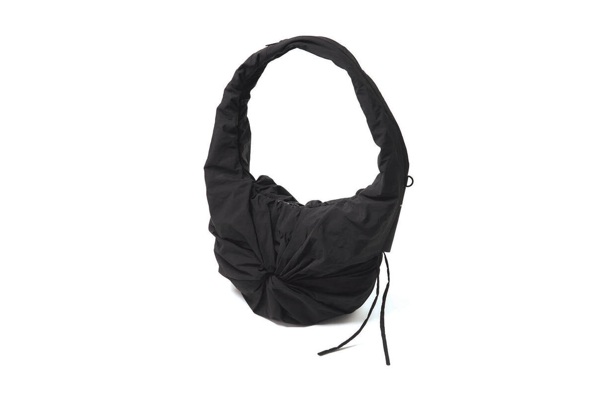 持つかまとうかどちらも選べる！（ショルダーバッグ）