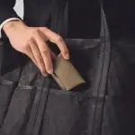 第2位　【6000円台で買える日本の傑作】本革でこの価格は衝撃！「国産名門タンナーのヌメ革を使用」レヴェルのミニ財布が凄すぎる