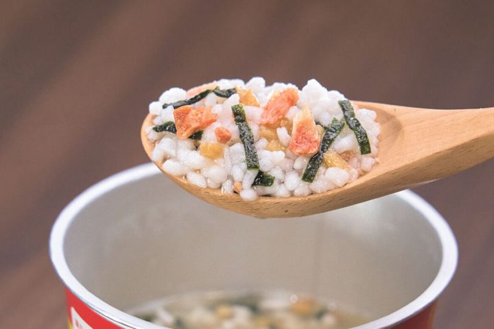 【1300万個突破】永谷園「カップ入りお茶づけ」が令和に大ヒットした理由とは?“手軽なのに美味い”秘密を開発陣に直撃/No.1モノ雑誌編集長の『コレ深掘り』