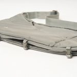 フラットにしてサコッシュのようにも使える