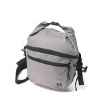 開口部はロールトップ仕様のため、荷物が増えてもカバーすることが可能