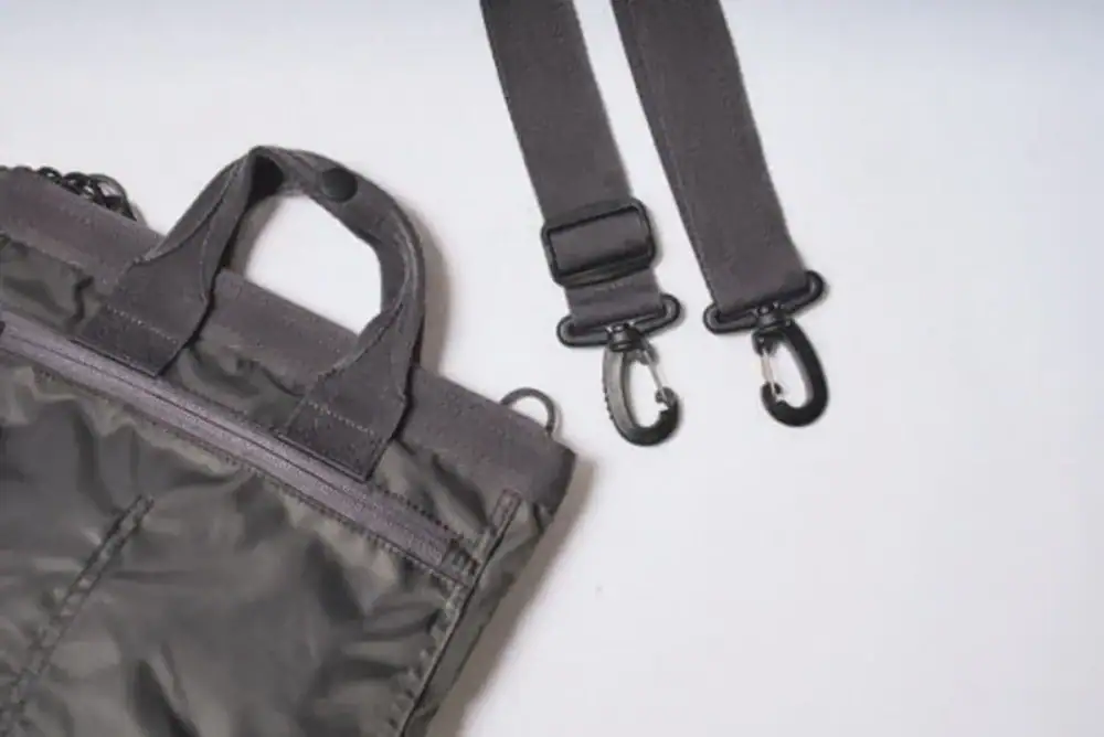 第2位　【1万円以下】L.L.Beanのマチ拡張バッグが凄すぎ！「意外と入る」手ぶら派必携の高機能ミニバッグ3選を徹底解説