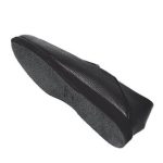 ソールには軽量な合成素材を採用