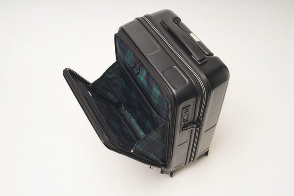 本体を立てたままの状態ですぐに中身を取り出せるフロントオープン仕様