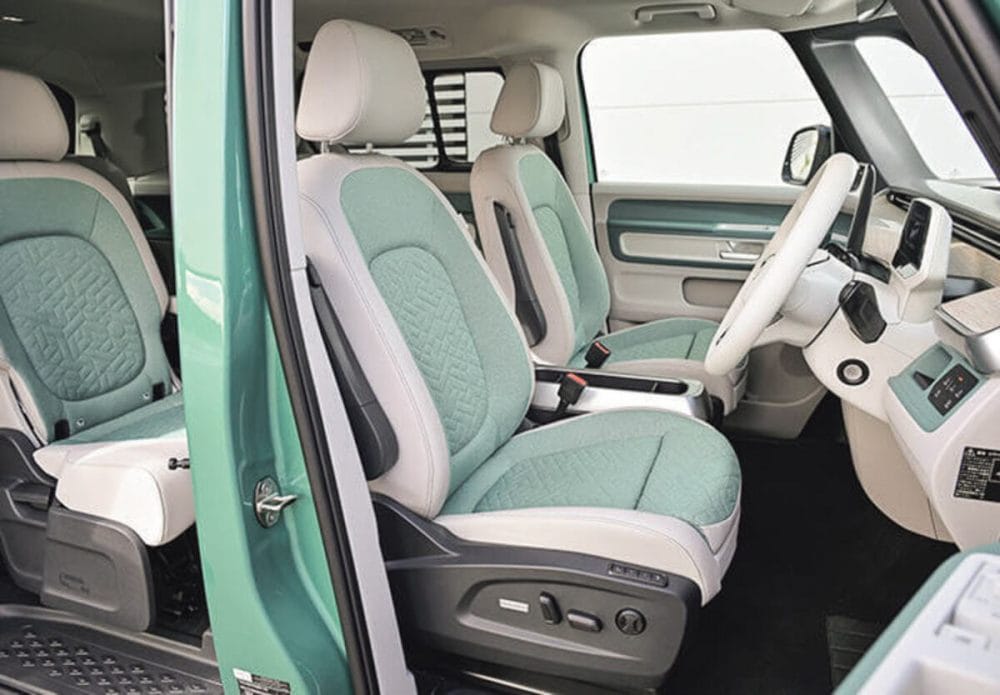 ミニバンスタイルで多人数乗車も楽々