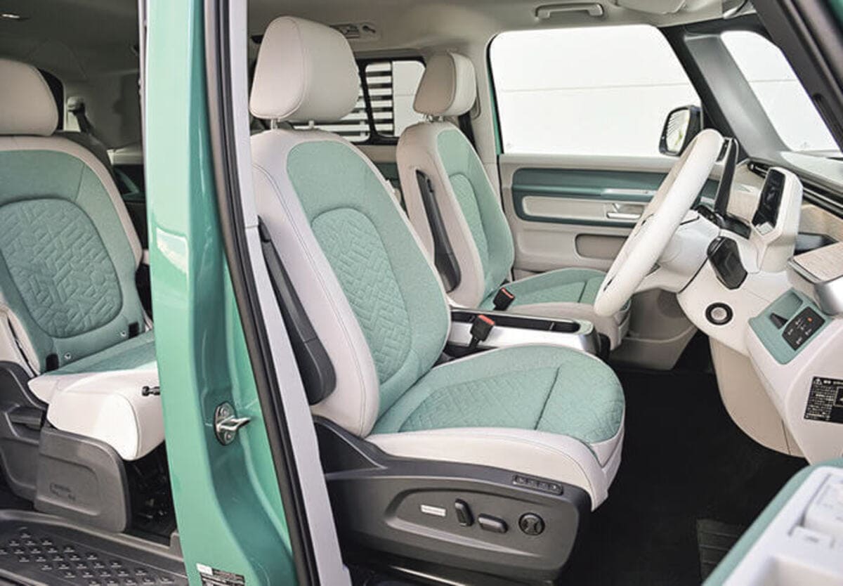 ミニバンスタイルで多人数乗車も楽々