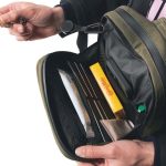 2層のメイン収納で身の回り品をまとめられる！