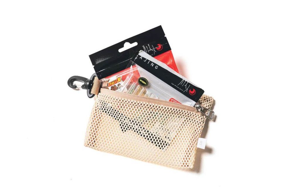 メイン収納内の吊り下げポケットは、取り外すことが可能