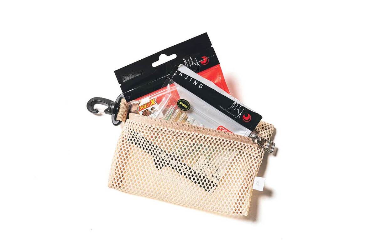 メイン収納内の吊り下げポケットは、取り外すことが可能