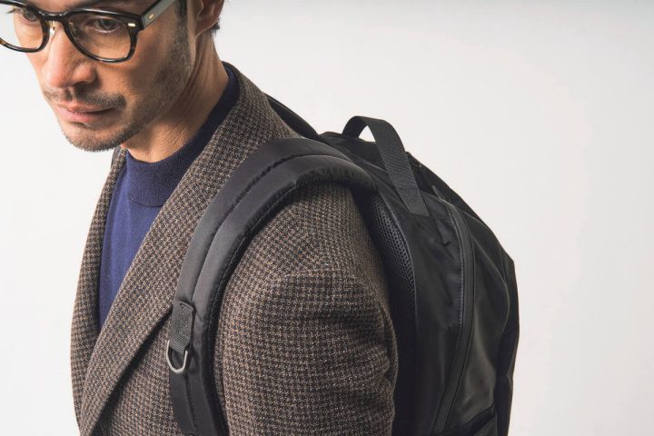 【無印良品の神リュックも】通勤が劇的にラク!荷物が多い人必見の「疲れない最強バッグ」3選