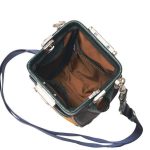 口金仕様で、大きく開くのが特徴