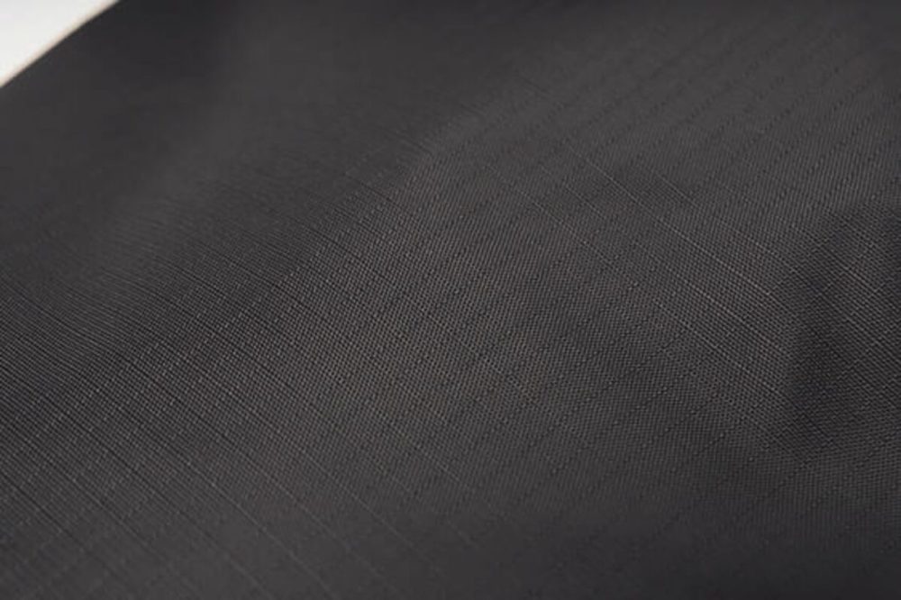 再生プラスチックを活用したAxoflux素材を採用