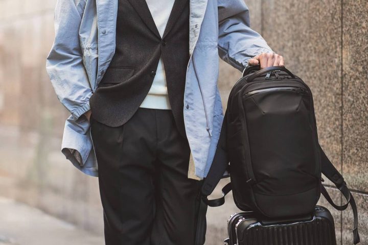【出張快適リュックの最適解】ガバッと開いて超軽量!仕事も休日もこなす“フルオープン型”の最強バックパック3傑