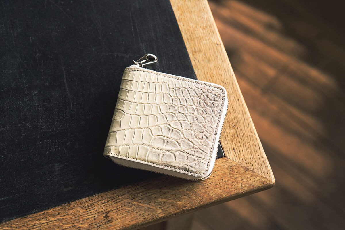 チマブエ ヒマラヤクロコ 横型ラウンドファスナー二つ折り財布