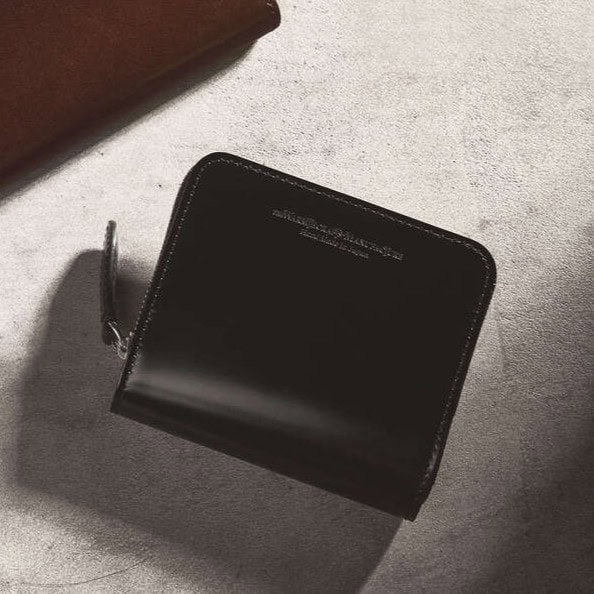 ジ・ウォームスクラフツ マニュファクチャー　CORDOVAN ZIPPED COMPACT WALLET2