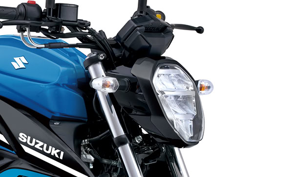 ジクサー250と同様なデザインのヘッドランプ