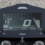 大型表示で視認性に優れる液晶モニターを採用