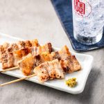 奥家のおすすめのアテは九州地方でおなじみの豚バラ串