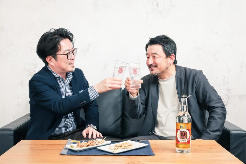 初対面の人とうまく盛り上がるのが得意ではないという二人だが意外な共通点から話が弾む