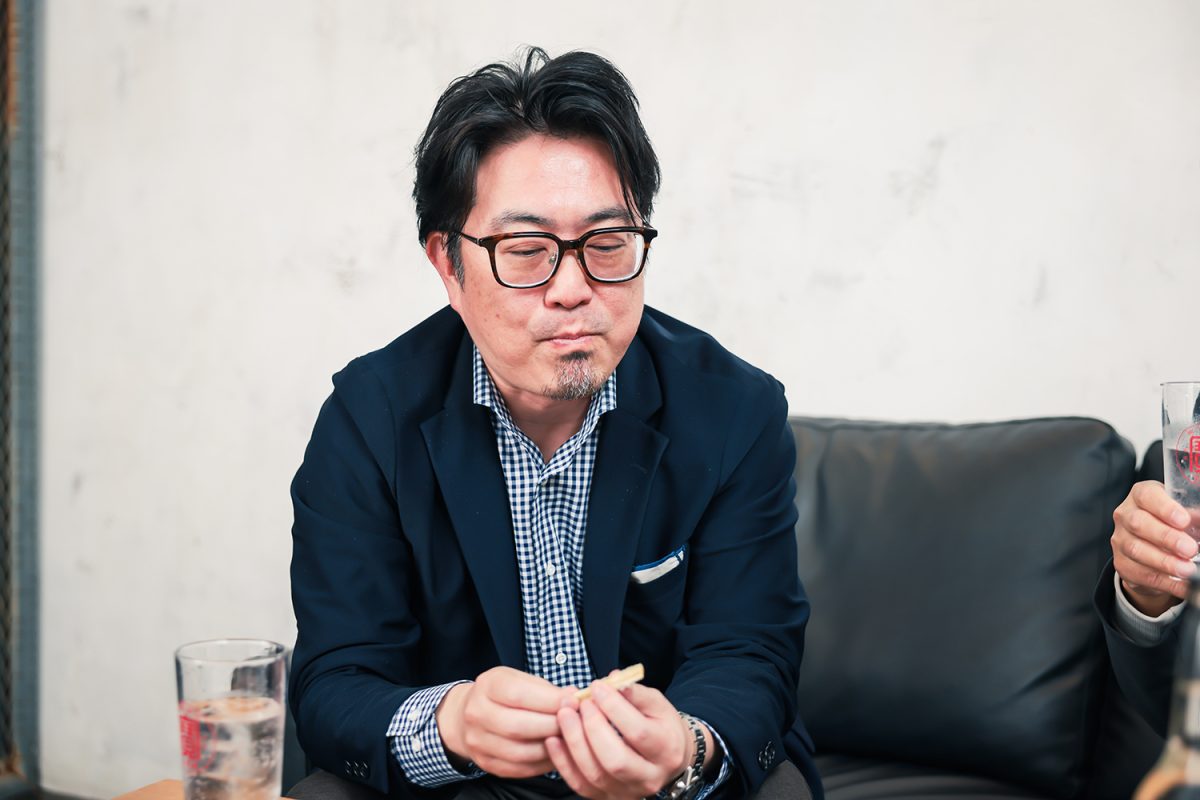 むきこまいはそのままでもいけますが、私は七味マヨをつけて食べるのが好きですね