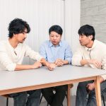 左から、モデル・男性美容家の幸太さん、ライターの横山博之さん、スタイリストの栃木雅広さん