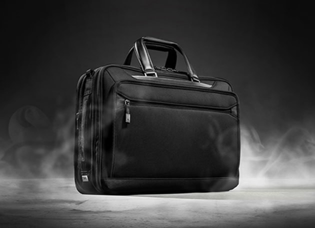 2024年｜EVL-4.0 人間工学の視点をさらに取り入れ、より身体にフィットする構造に。強靭なリサイクルナイロンを初採用し、環境負荷にも配慮