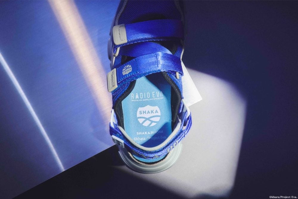 RADIO EVA × SHAKA ロゴがあしらわれたインソール