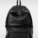 objcts.io「エッセンシャル レザーデイパック ラージ」￥74,800／W40×H45×D17㎝／約32ℓ／約930ｇ／16インチのMacBook Pro収納サイズ