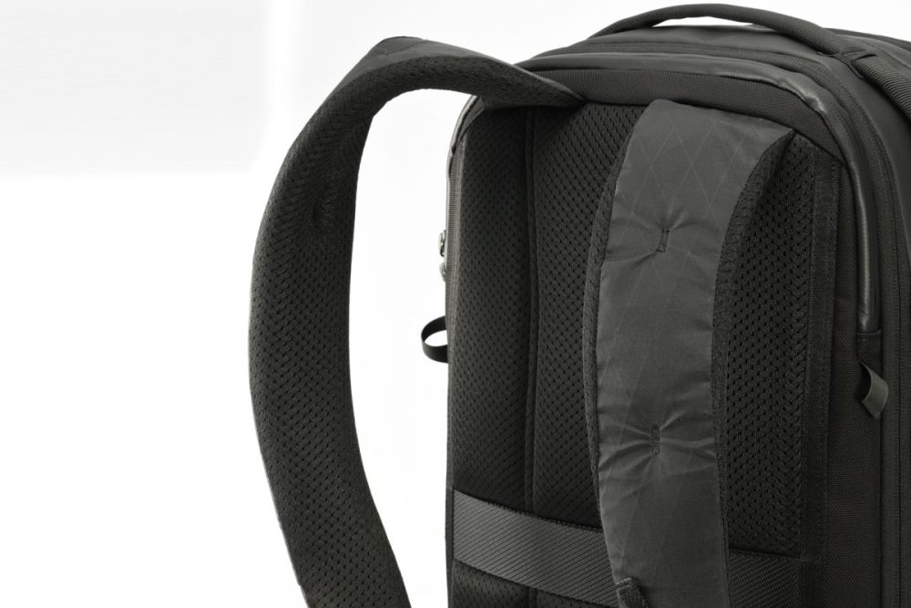 人間工学に基づき、多くのユーザーにフィットするよう実測データから設計した「ユニバーサルハーネス」搭載