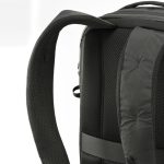 人間工学に基づき、多くのユーザーにフィットするよう実測データから設計した「ユニバーサルハーネス」搭載