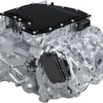 モーター、インバーター、減速機を一体化した「e Axle」を後輪軸上に搭載