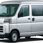 2シーターはホワイトB/ブライトシルバーメタリックの2色を設定