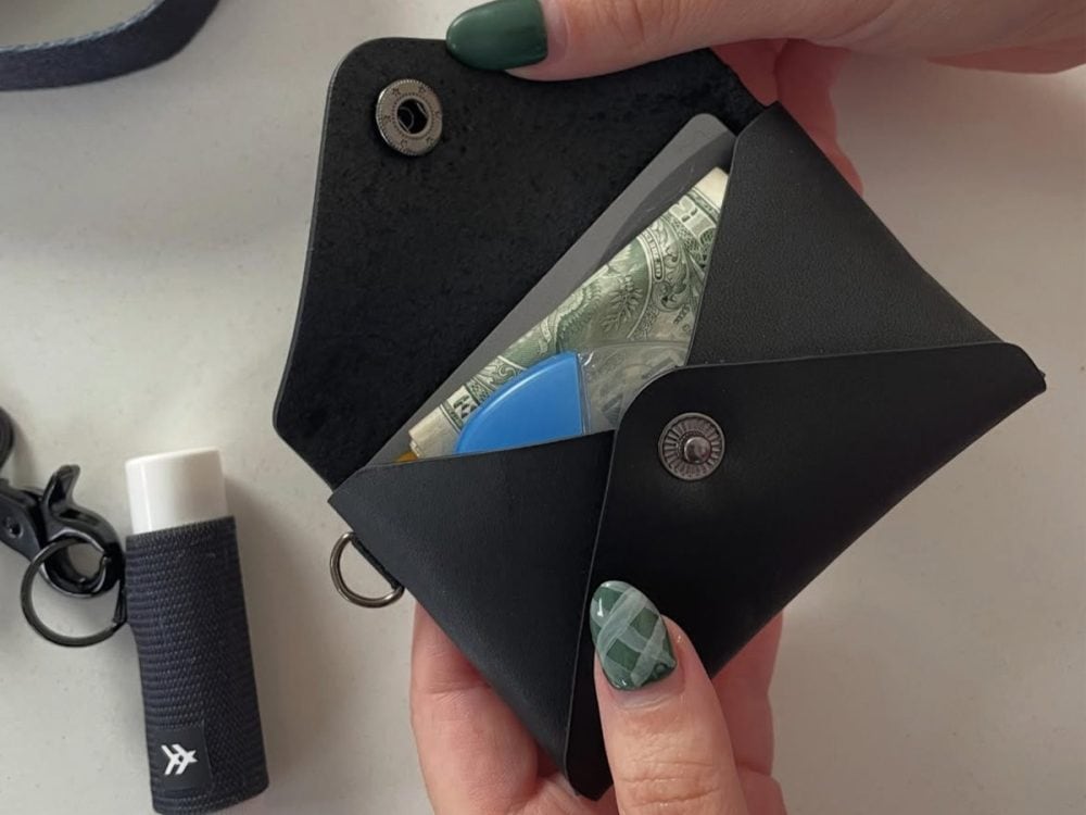 カードなら10枚程度収納可能