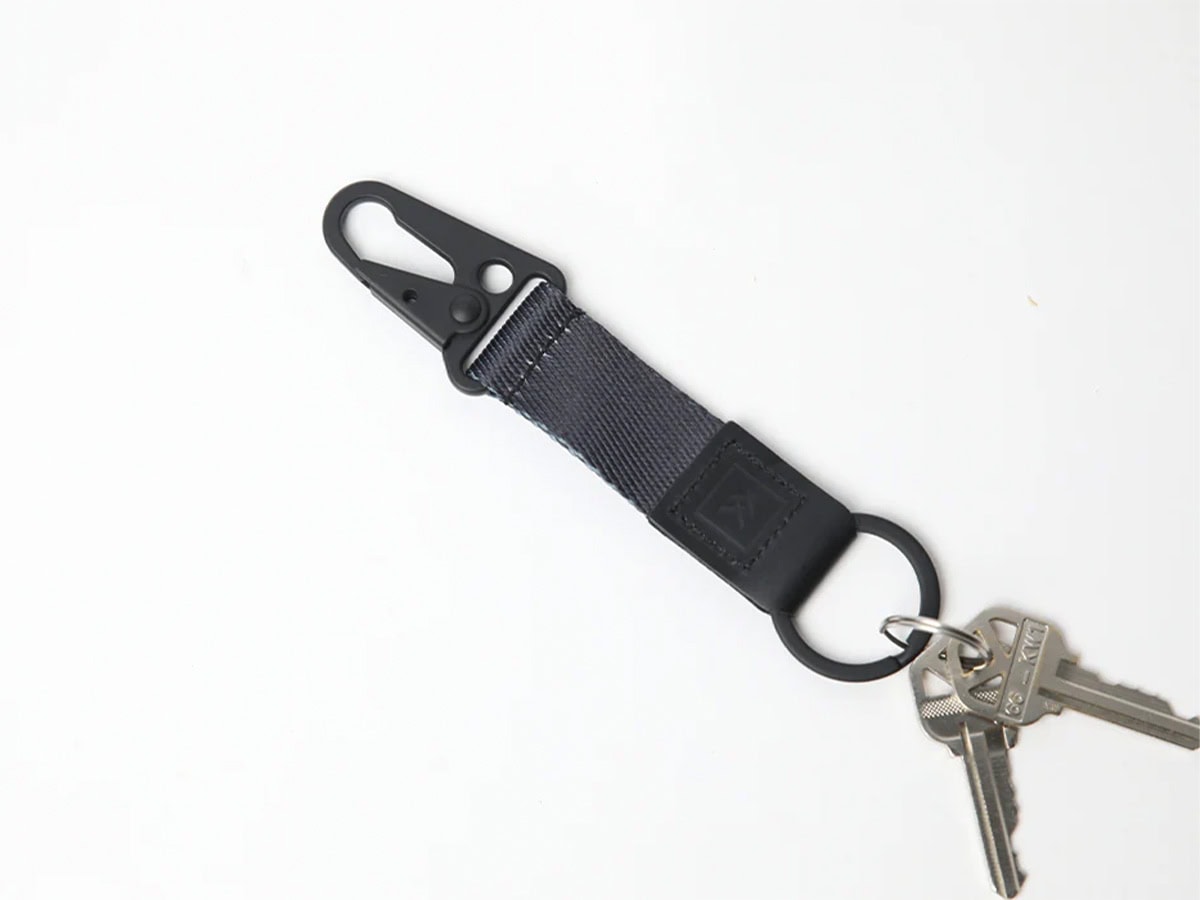 鍵をつければキーリングとしても使える
