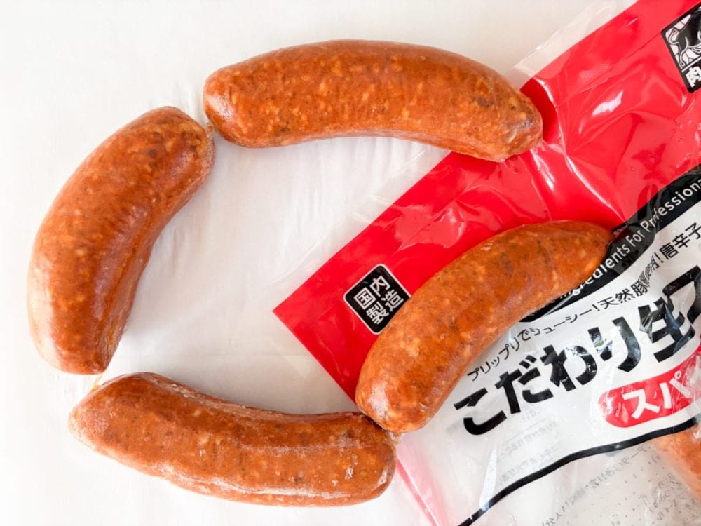 生フランク「スパイシー」はチョリソーソーセージと違い、生から調理するのでみずみずしいのが特徴