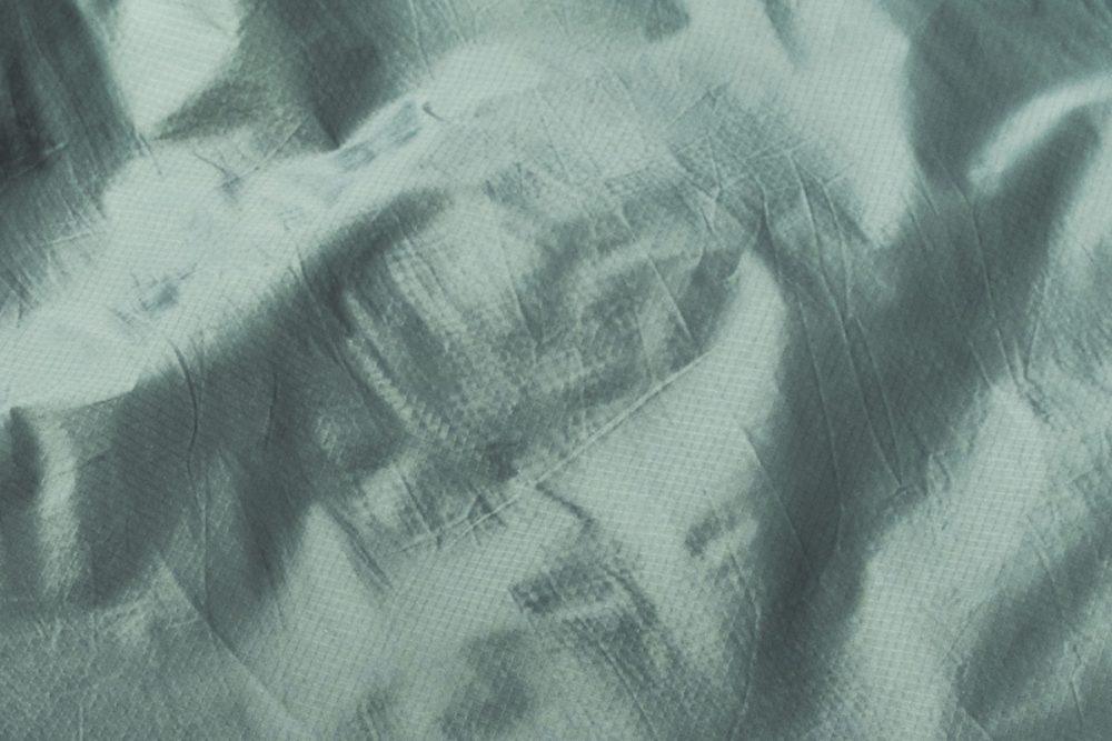 表生地には20Dリップストップナイロンを採用