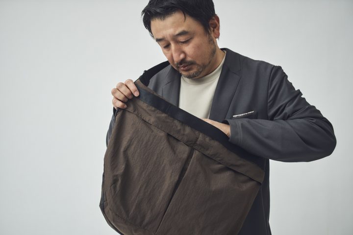 【ユニクロユー】今春の最高傑作!?A4のPCも入る「2990円ショルダーバッグ」が巧みすぎた/No.1モノ雑誌編集長のお墨付き『コレ買いです』Vol.155