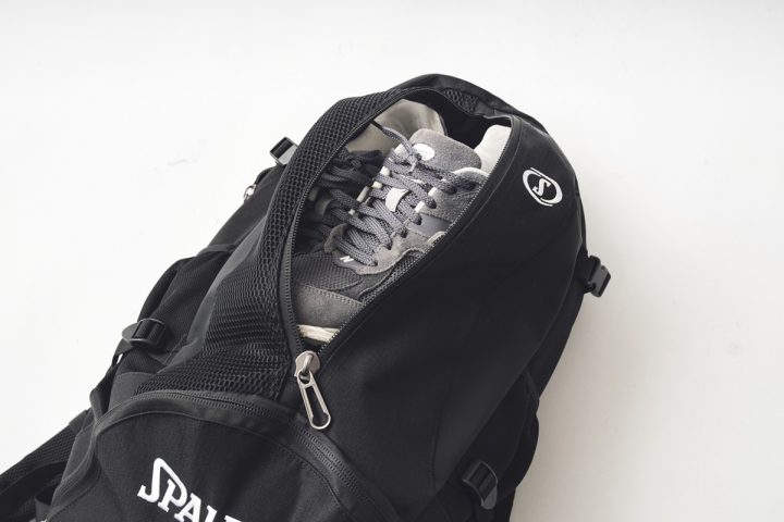 【多収納っぷりが凄い】仕事もジムも!スポルディングのバスケ用バッグこそ“大人の万能リュック”だった/No.1モノ雑誌編集長のお墨付き『コレ買いです』Vol.156