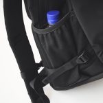 両サイドにオープンポケットを配置