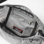 吊り下げポケットを設けたシンプル構造