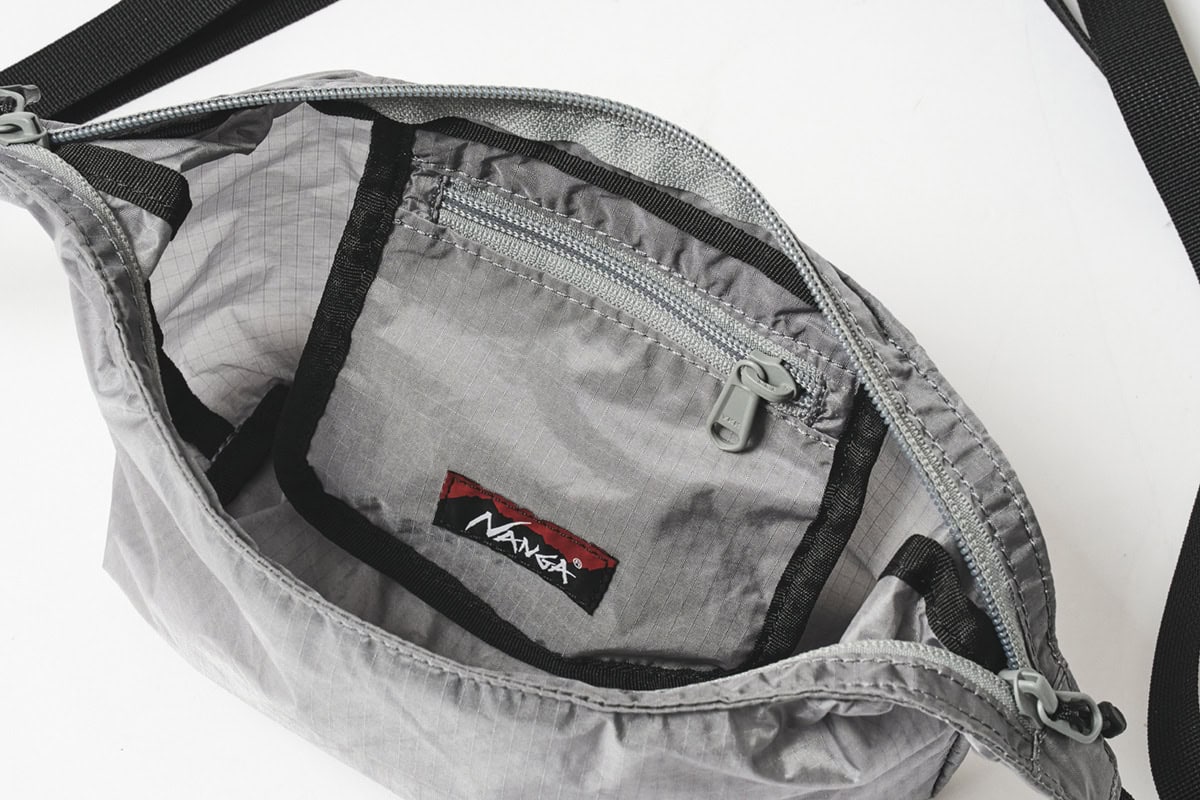 吊り下げポケットを設けたシンプル構造