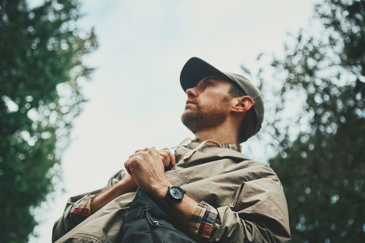 文字盤は光を透過する半透明仕様